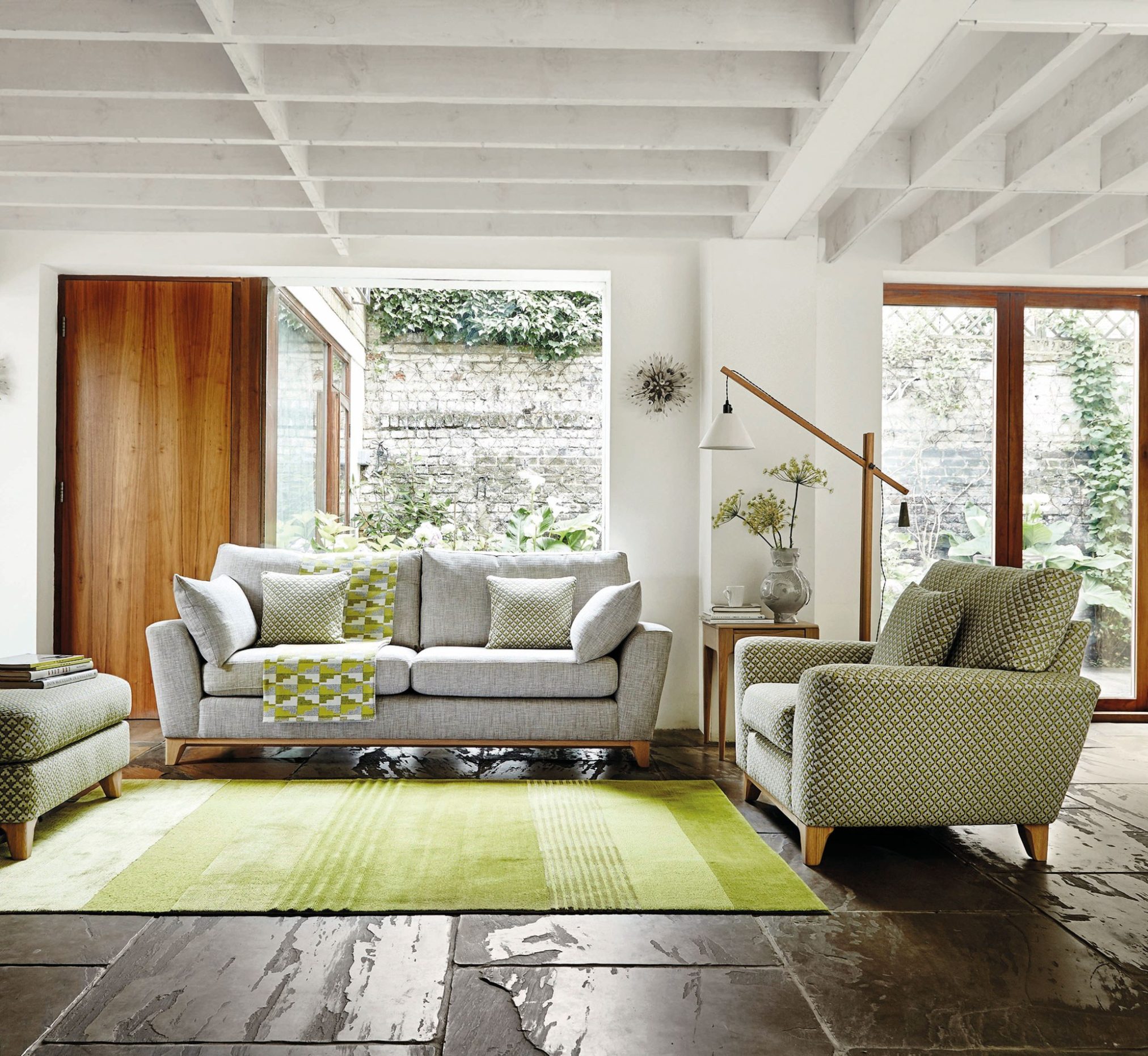 Obývací pokoj akcenty zelené barvy