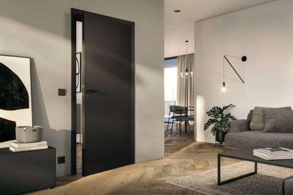 Co je trendy v interiérových dveřích? Minimalistický design a šedé odstíny.