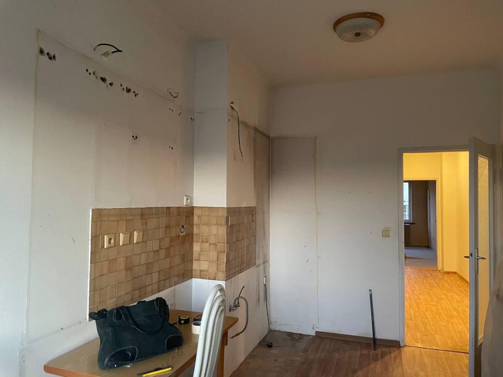 Kuchyň po demontáži původního zařízení